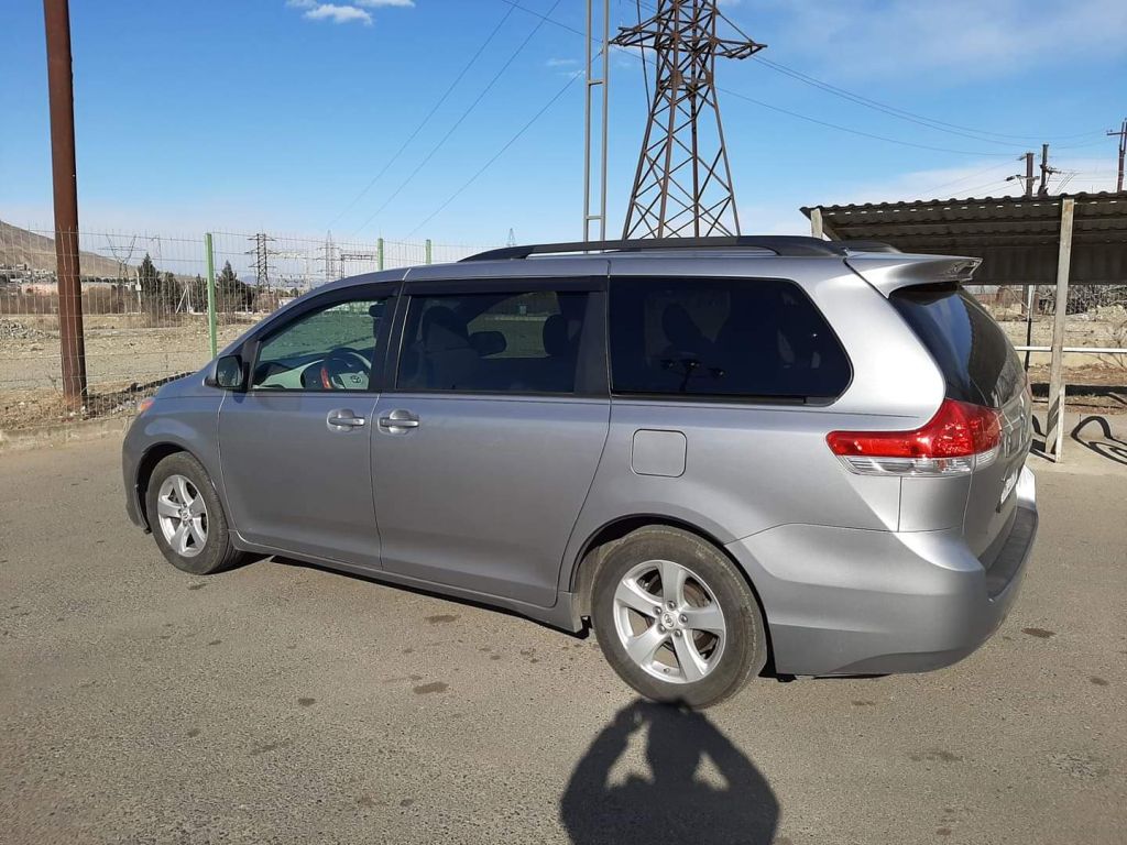 минивэн - TOYOTA