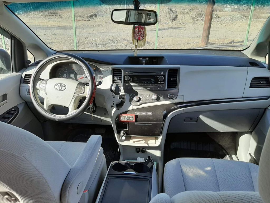 минивэн - TOYOTA