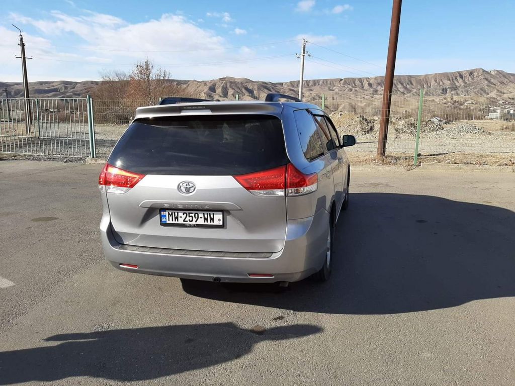 минивэн - TOYOTA