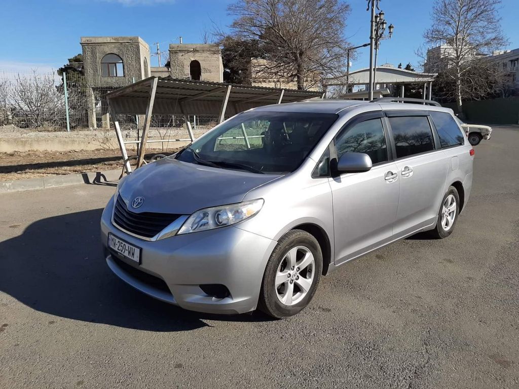 минивэн - TOYOTA
