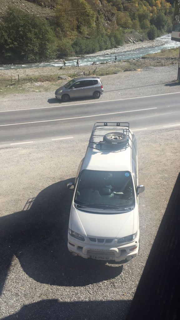 მინივენი - MITSUBISHI