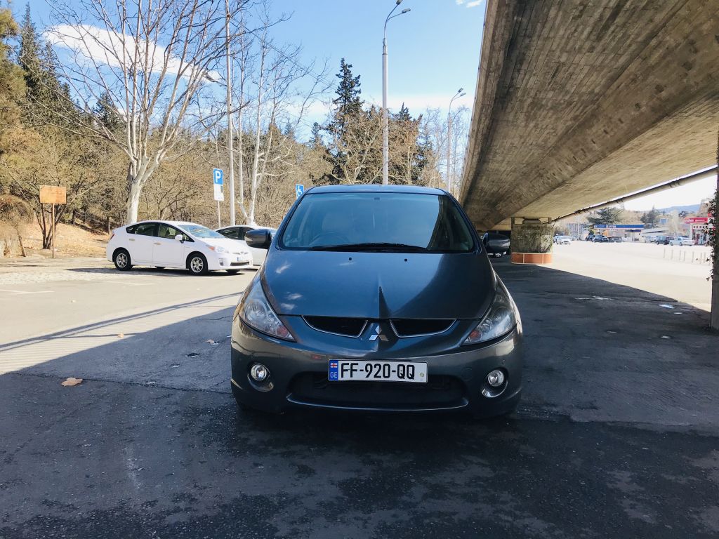 Minivan - MITSUBISHI