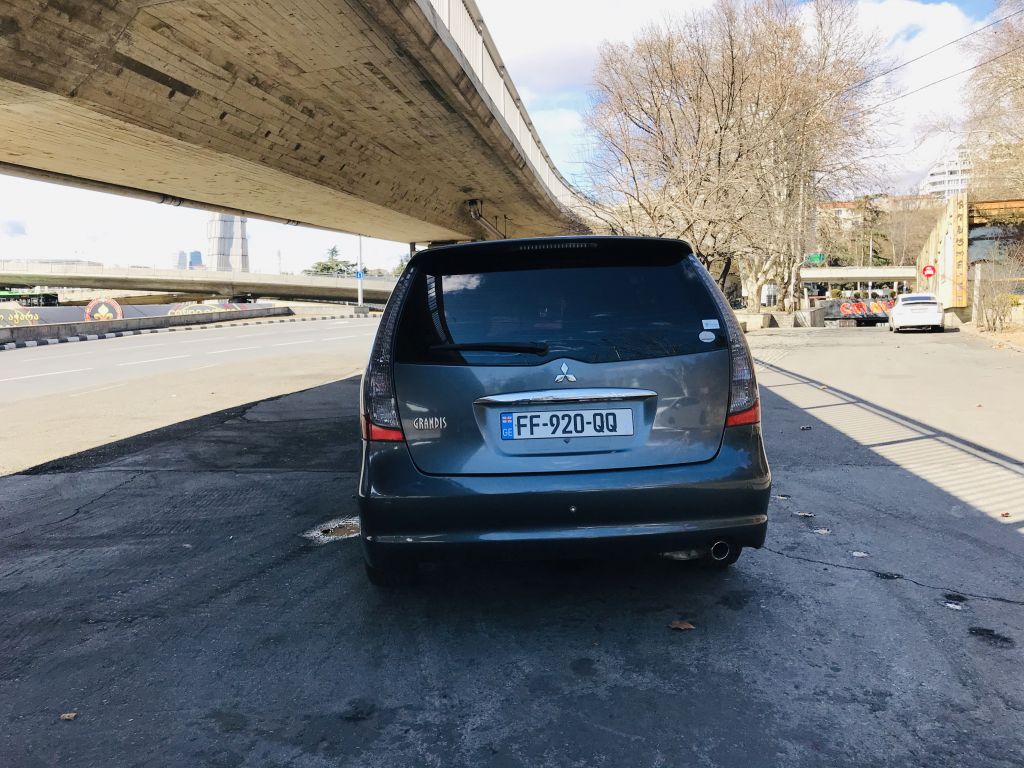 Minivan - MITSUBISHI