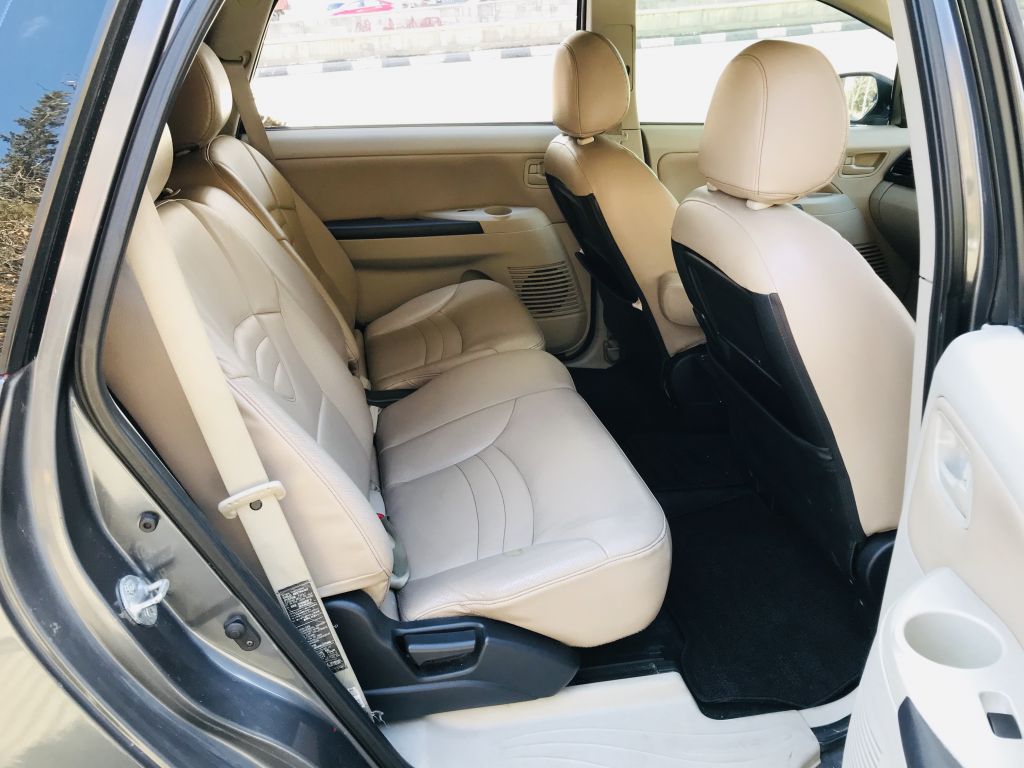 Minivan - MITSUBISHI