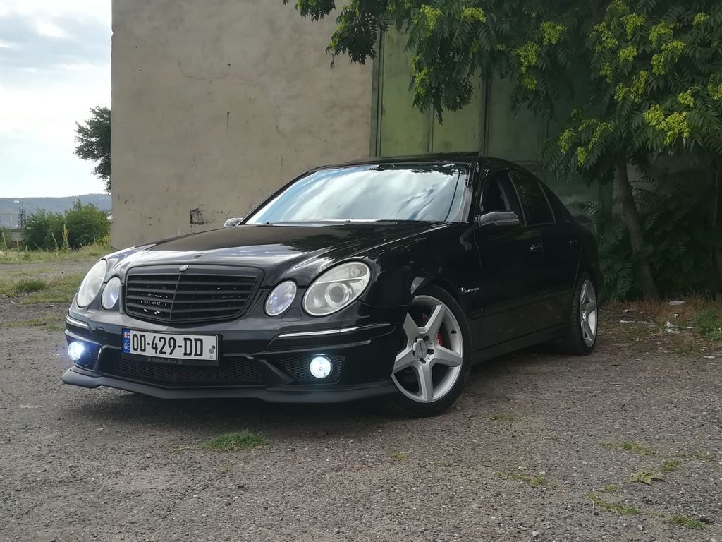სედანი - MERCEDES-BENZ