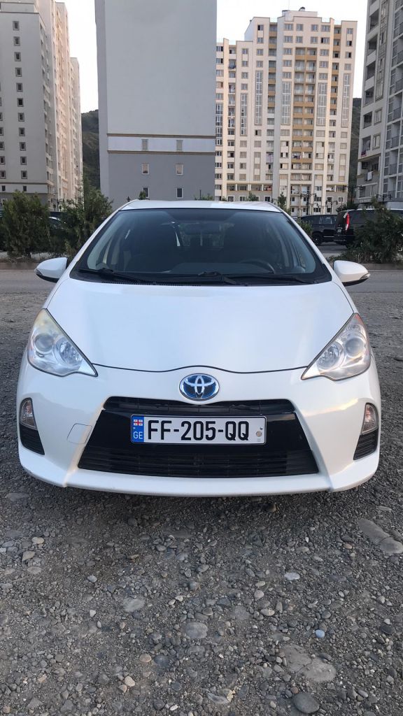 სედანი - TOYOTA