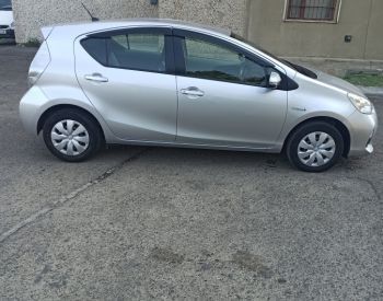 სედანი - TOYOTA