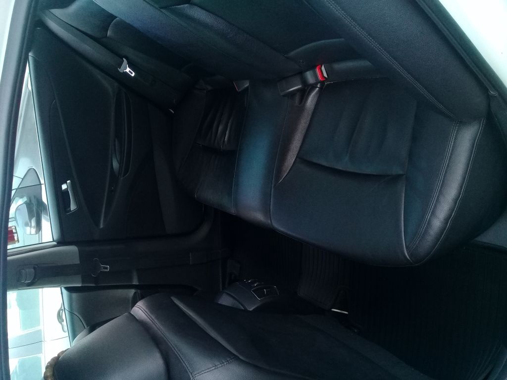 სედანი - HYUNDAI