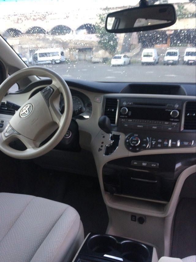 минивэн - TOYOTA