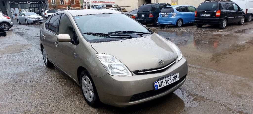 სედანი - TOYOTA