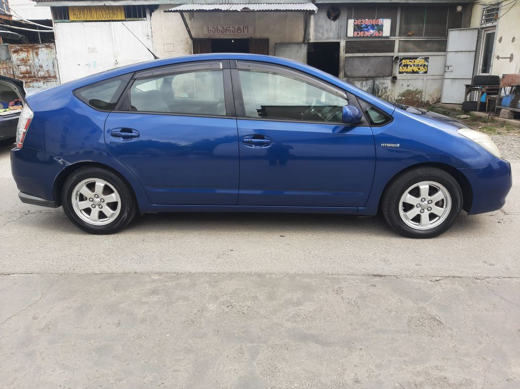 სედანი - TOYOTA