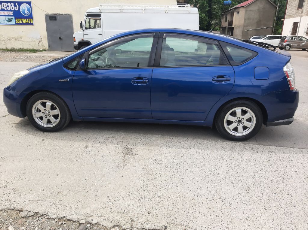 სედანი - TOYOTA