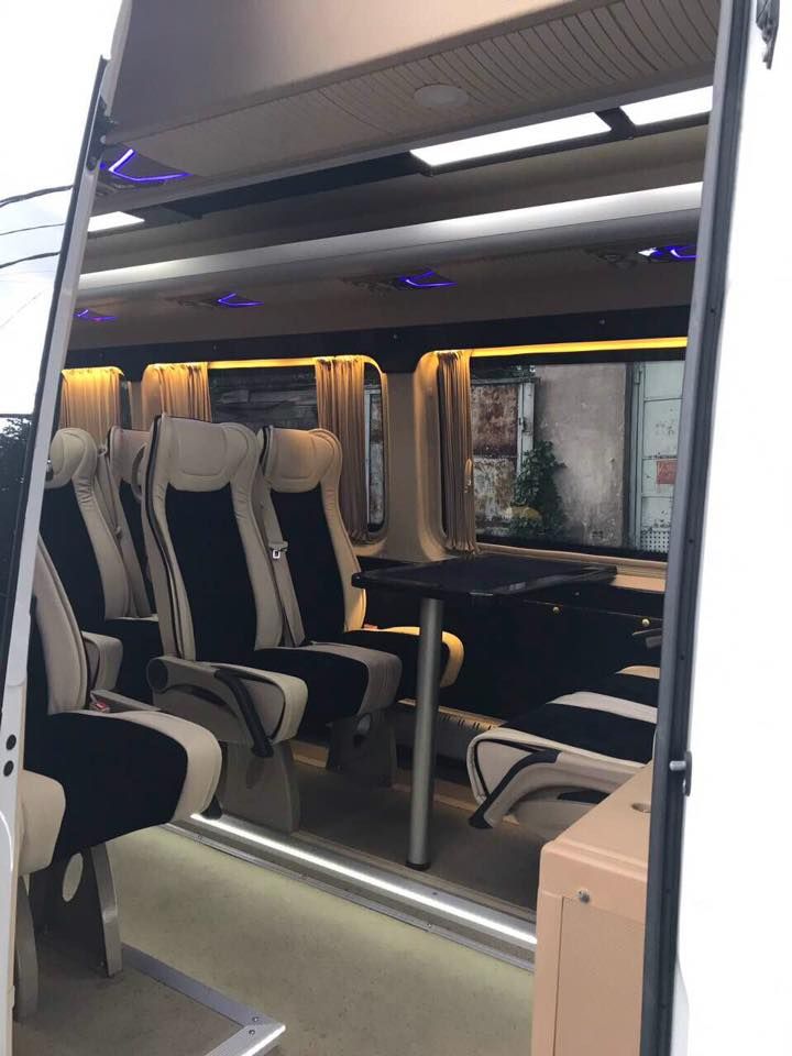 микроавтобус - MERCEDES-BENZ