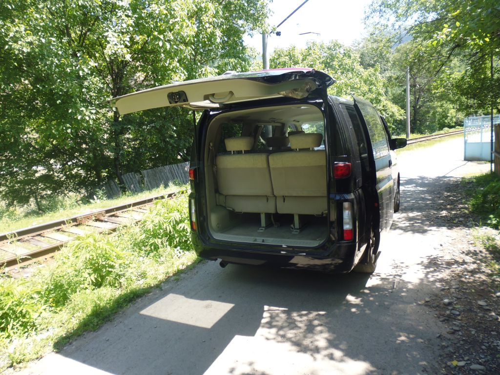 მინივენი - NISSAN