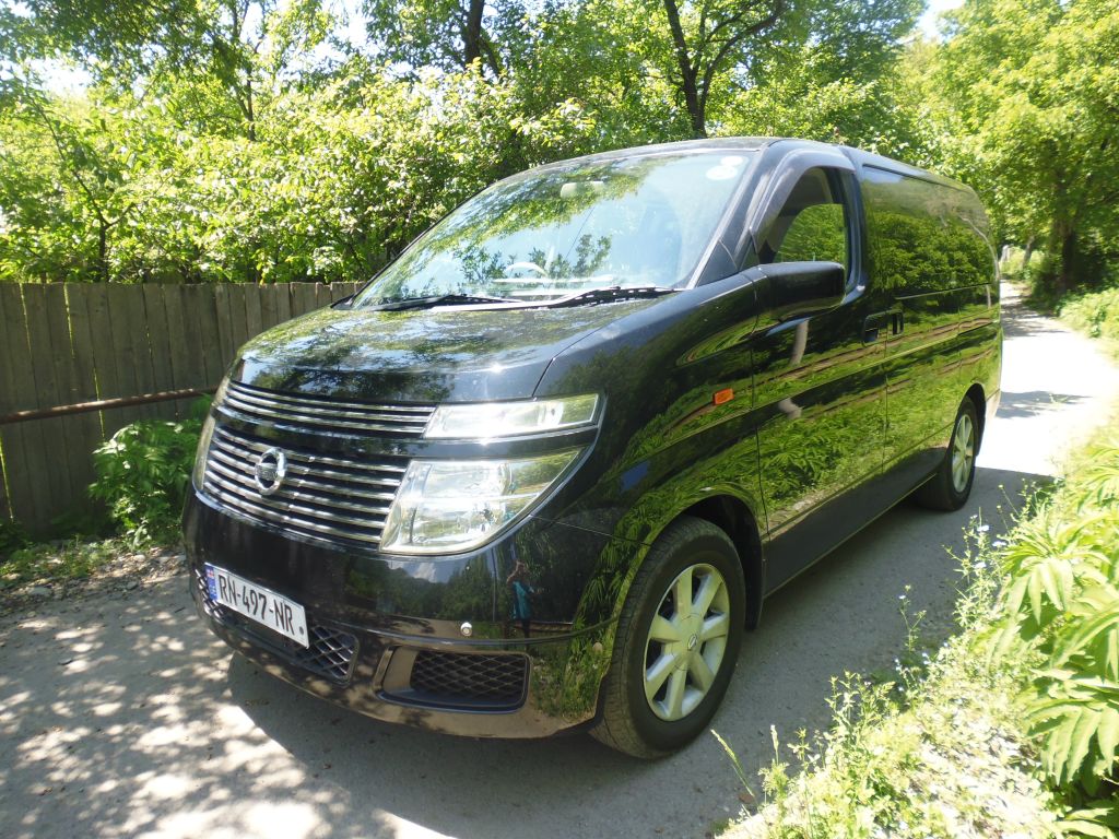 მინივენი - NISSAN