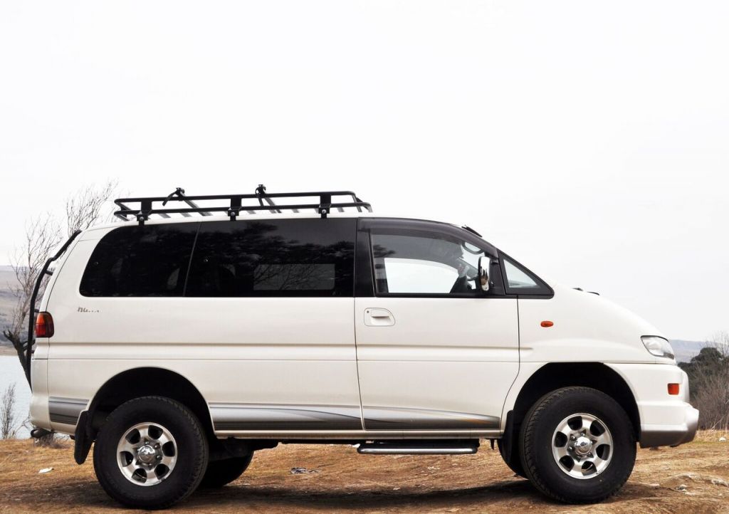 минивэн - MITSUBISHI