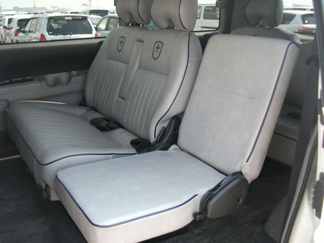 минивэн - MITSUBISHI