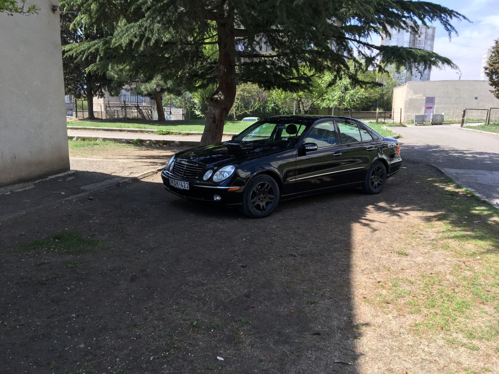 სედანი - MERCEDES-BENZ