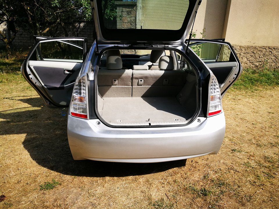 სედანი - TOYOTA