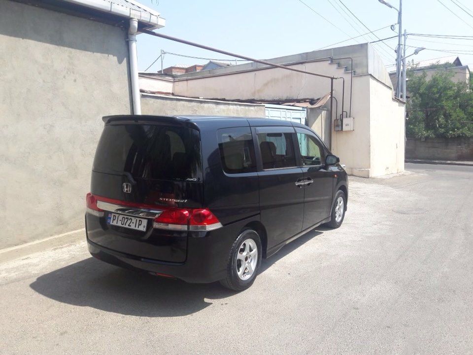 მინივენი - HONDA