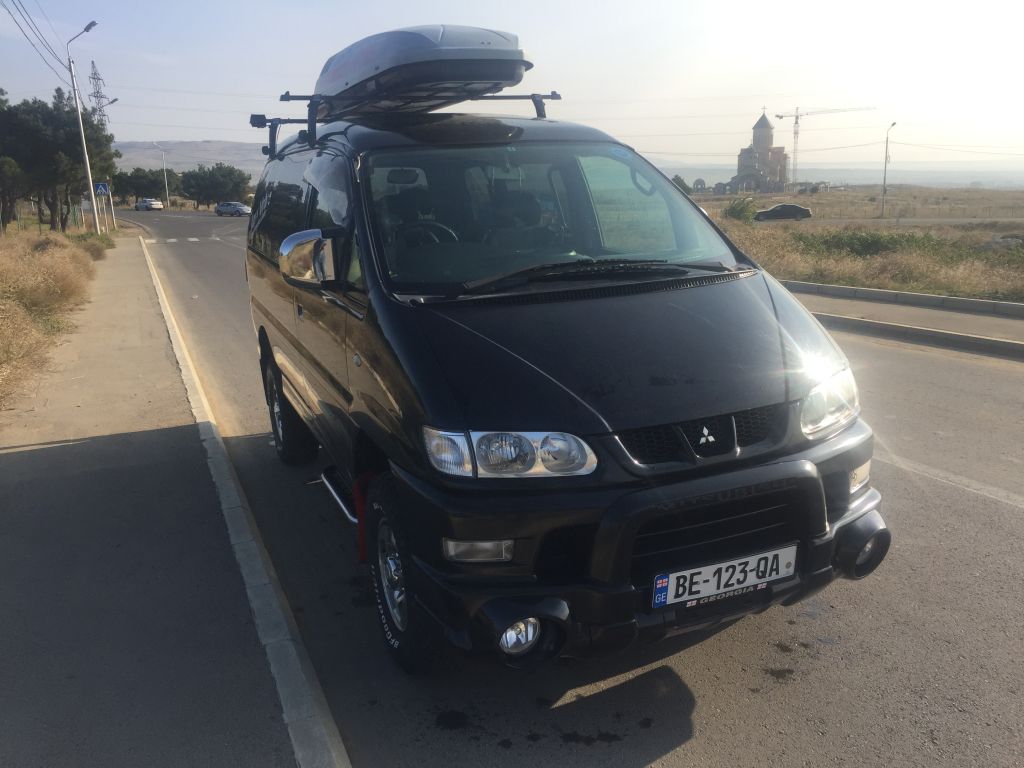 მინივენი - MITSUBISHI