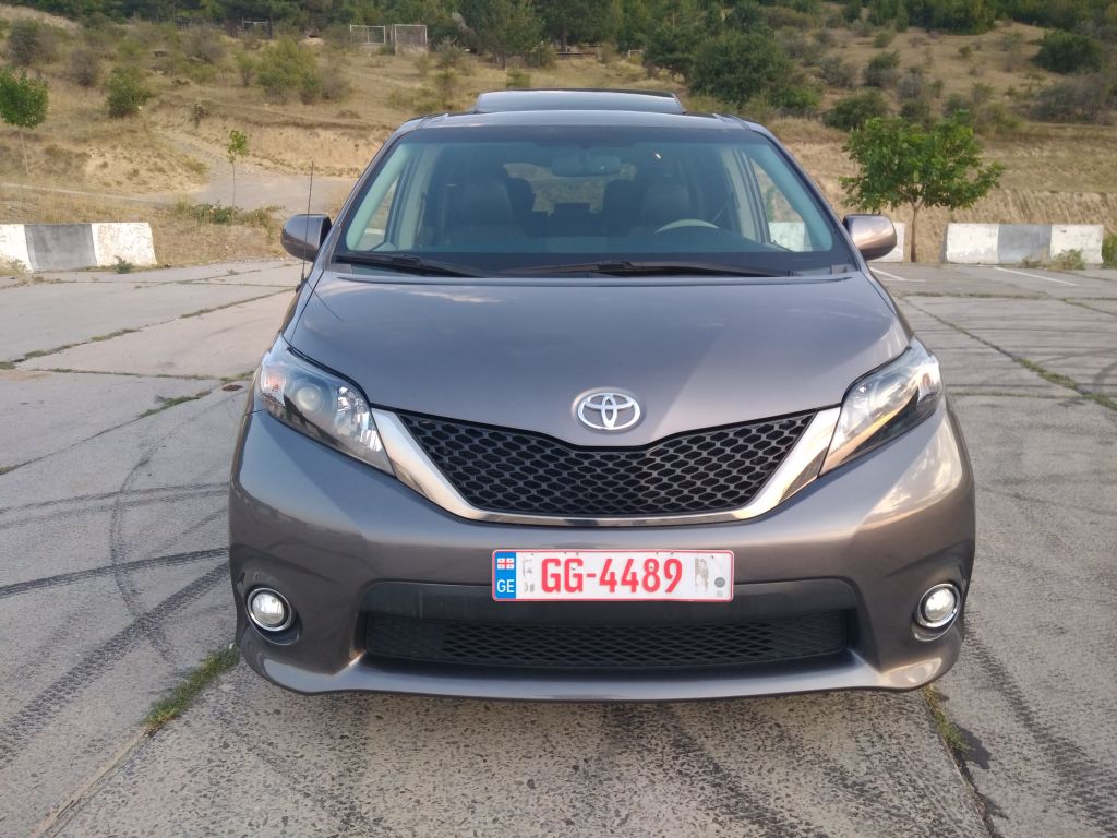 მინივენი - TOYOTA