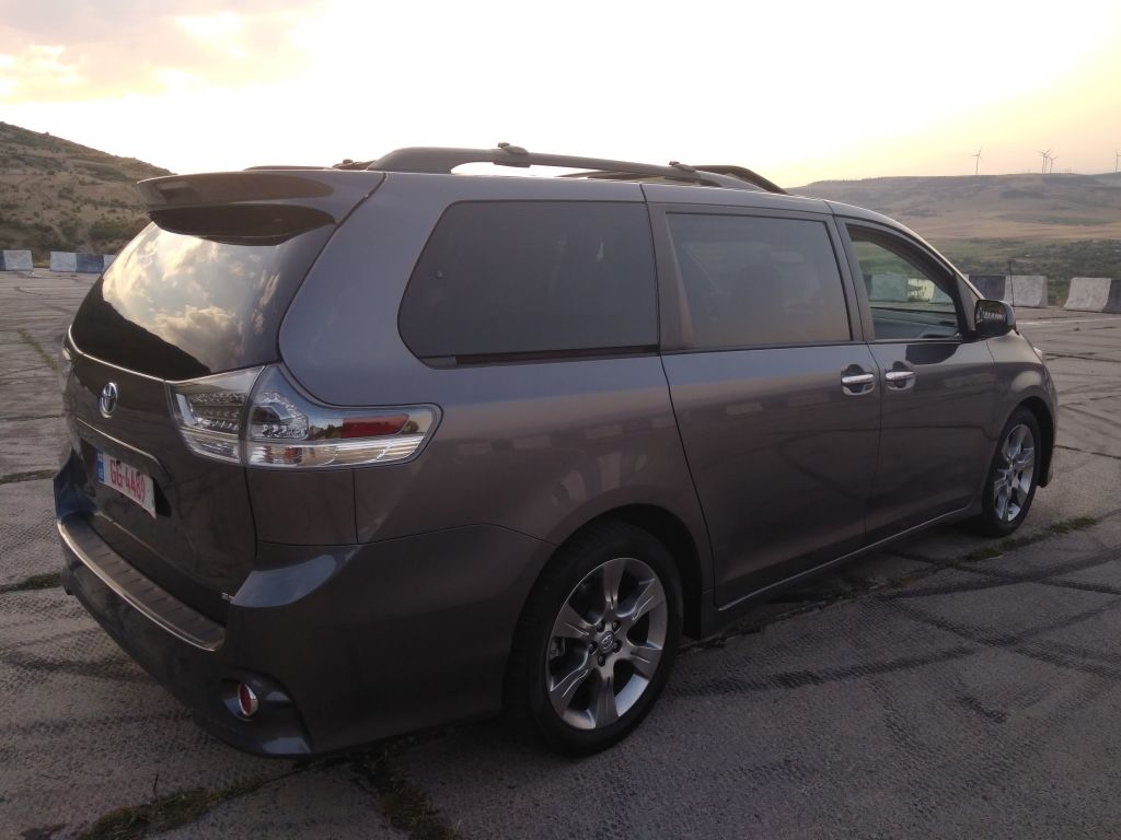 მინივენი - TOYOTA