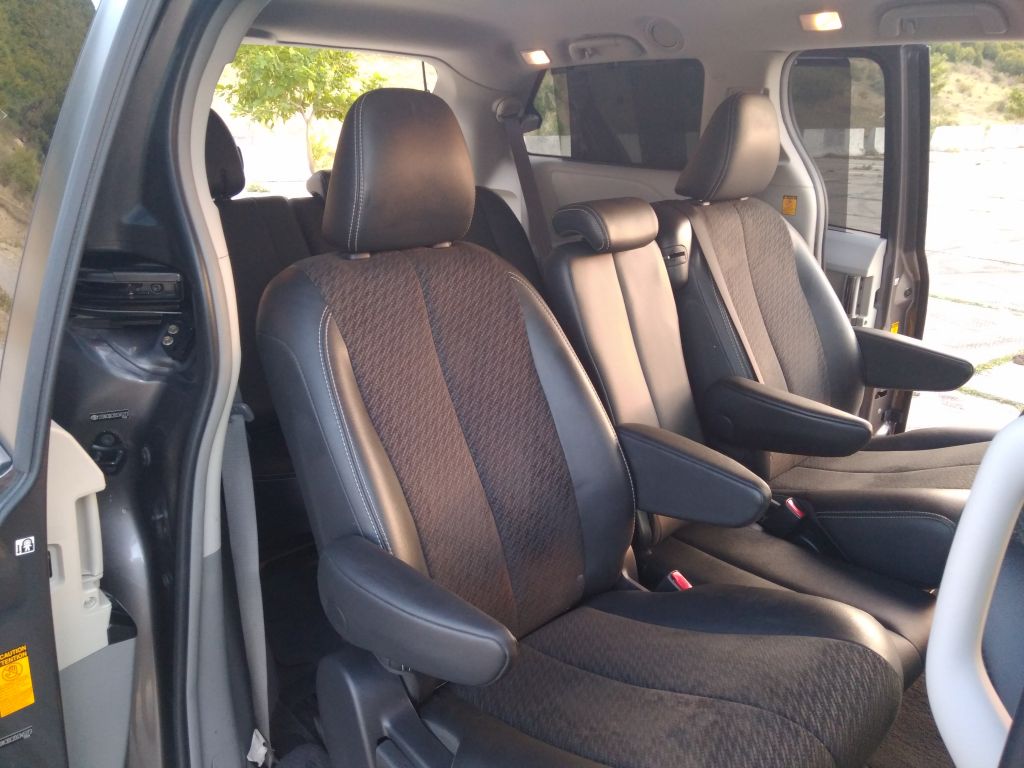 მინივენი - TOYOTA