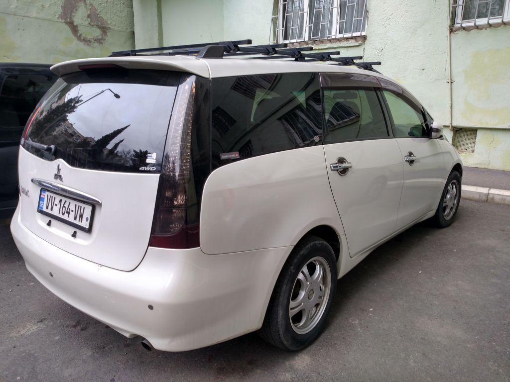 Minivan - MITSUBISHI