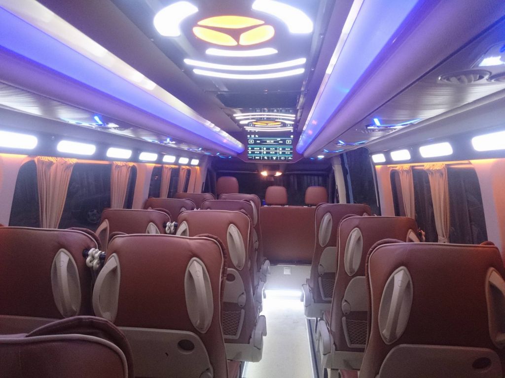 микроавтобус - MERCEDES-BENZ