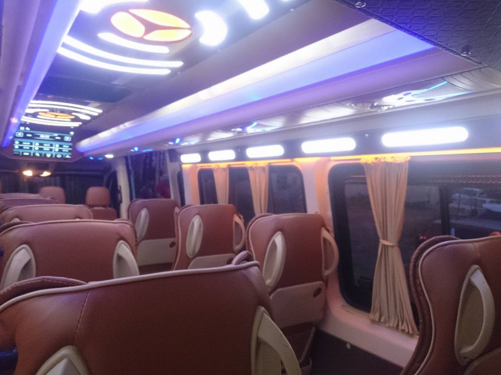 микроавтобус - MERCEDES-BENZ