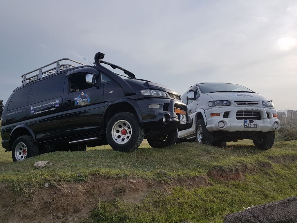 минивэн - MITSUBISHI