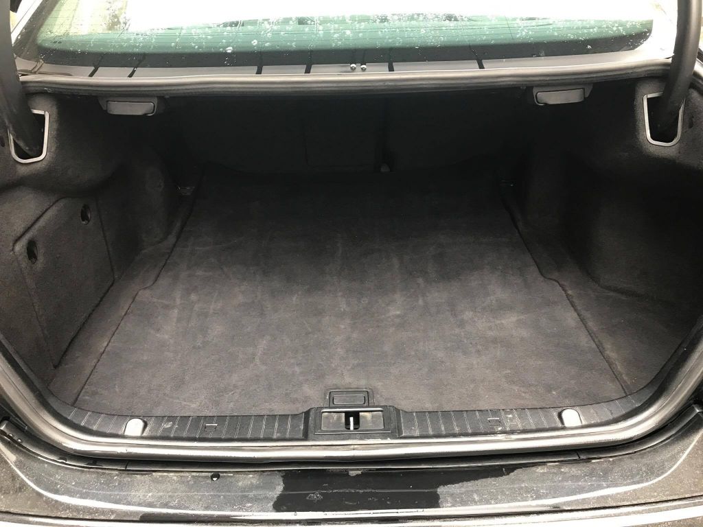 სედანი - MERCEDES-BENZ