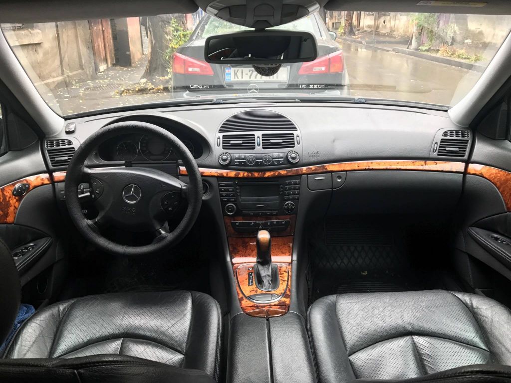 სედანი - MERCEDES-BENZ