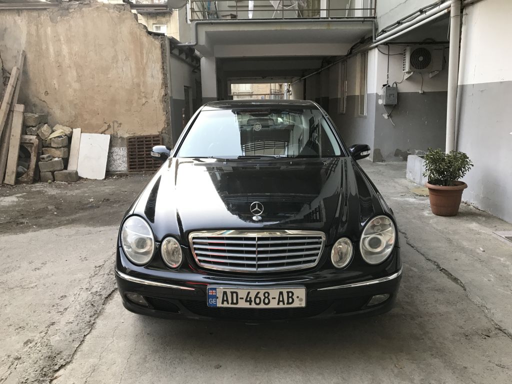 სედანი - MERCEDES-BENZ