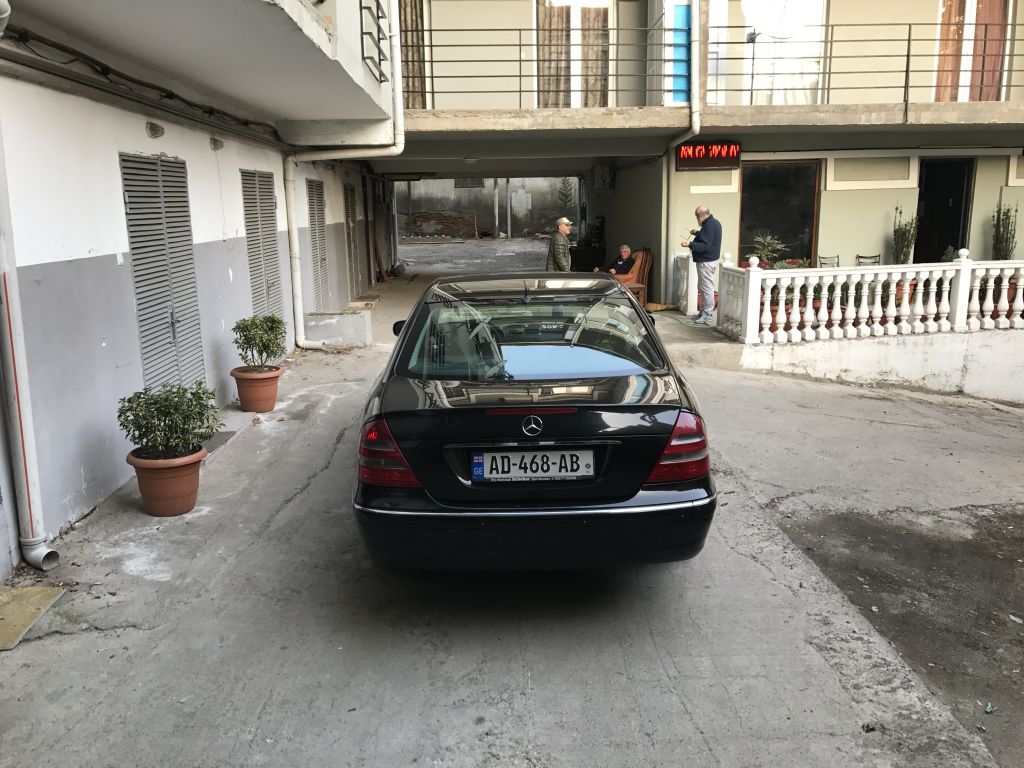 სედანი - MERCEDES-BENZ