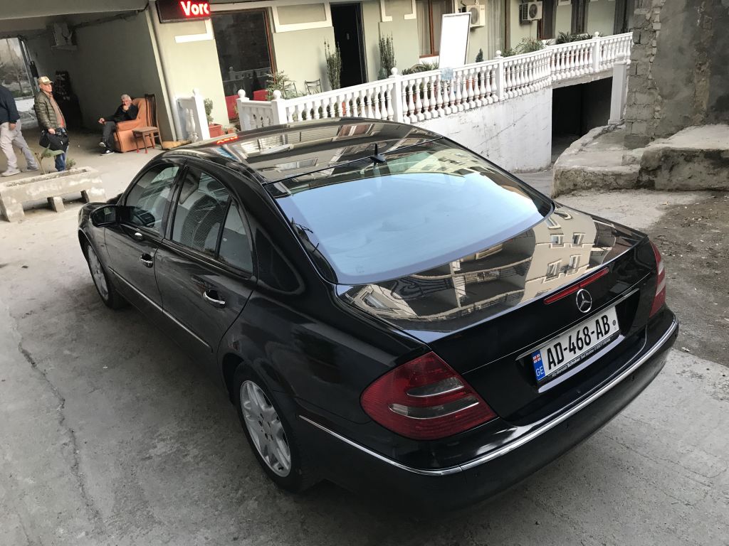 სედანი - MERCEDES-BENZ