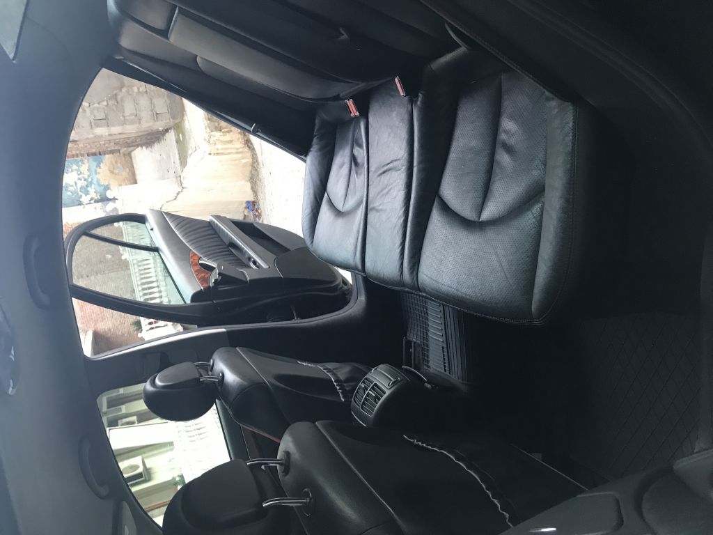 სედანი - MERCEDES-BENZ