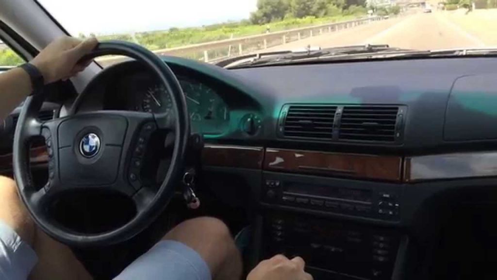 სედანი - BMW