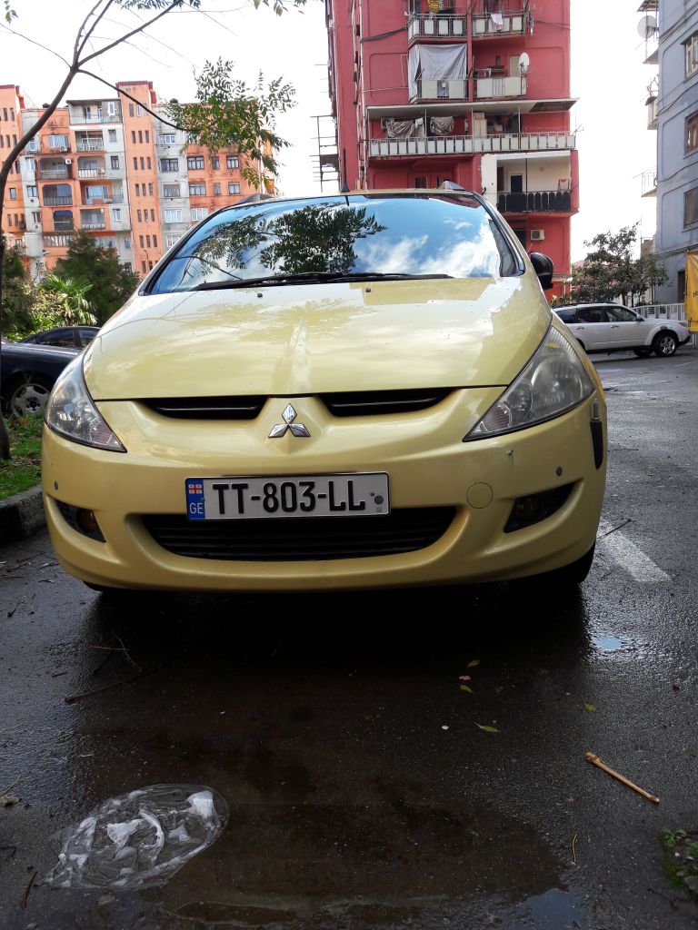 Minivan - MITSUBISHI