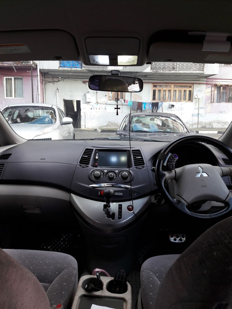 Minivan - MITSUBISHI