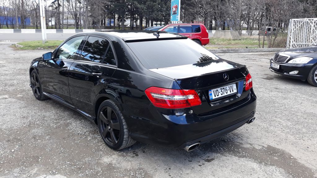 სედანი - MERCEDES-BENZ