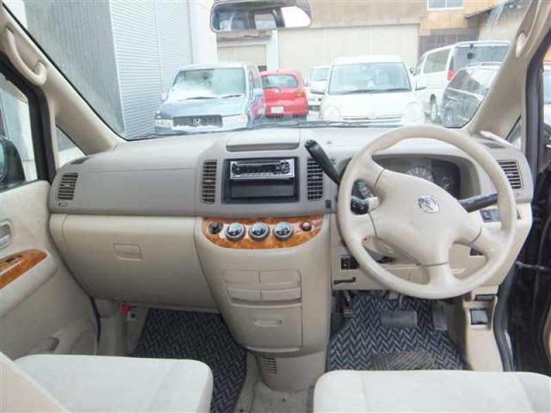 მინივენი - NISSAN