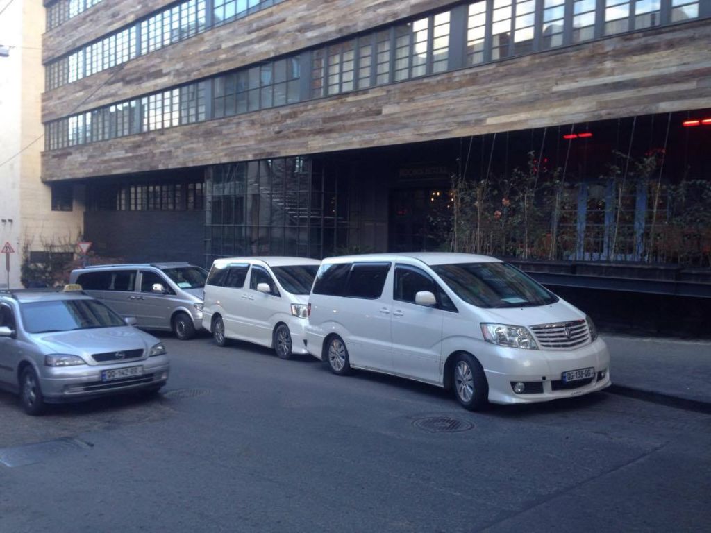 მინივენი - TOYOTA