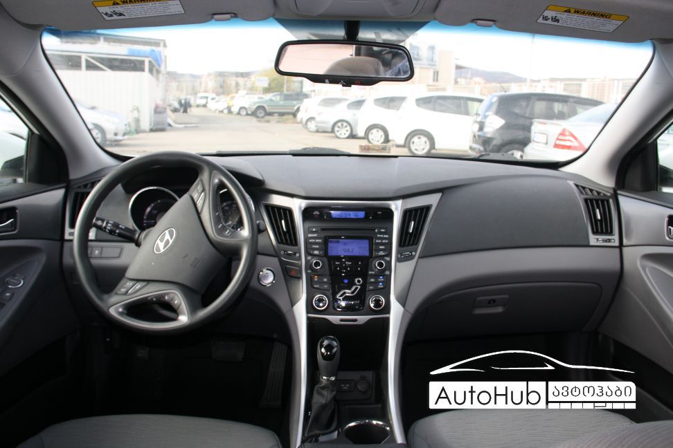 სედანი - HYUNDAI