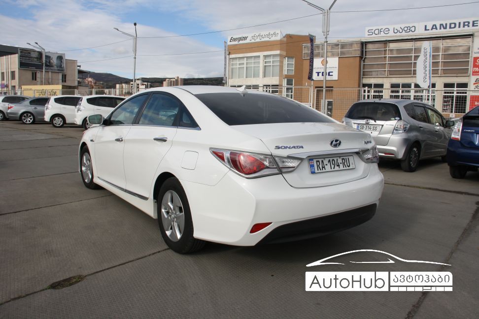 სედანი - HYUNDAI