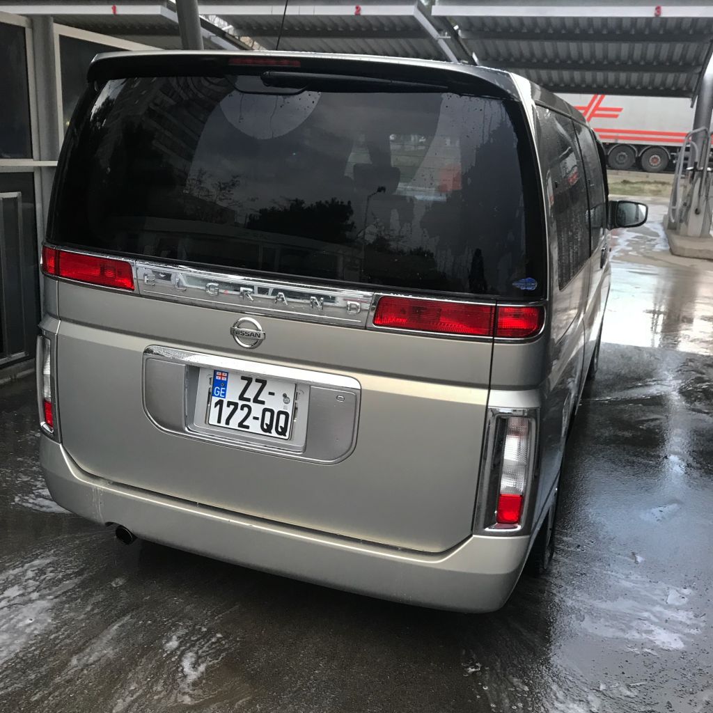 მინივენი - NISSAN