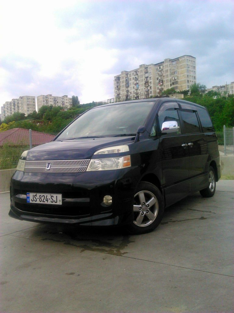 Minivan - TOYOTA