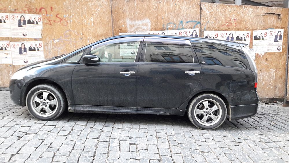 მინივენი - MITSUBISHI