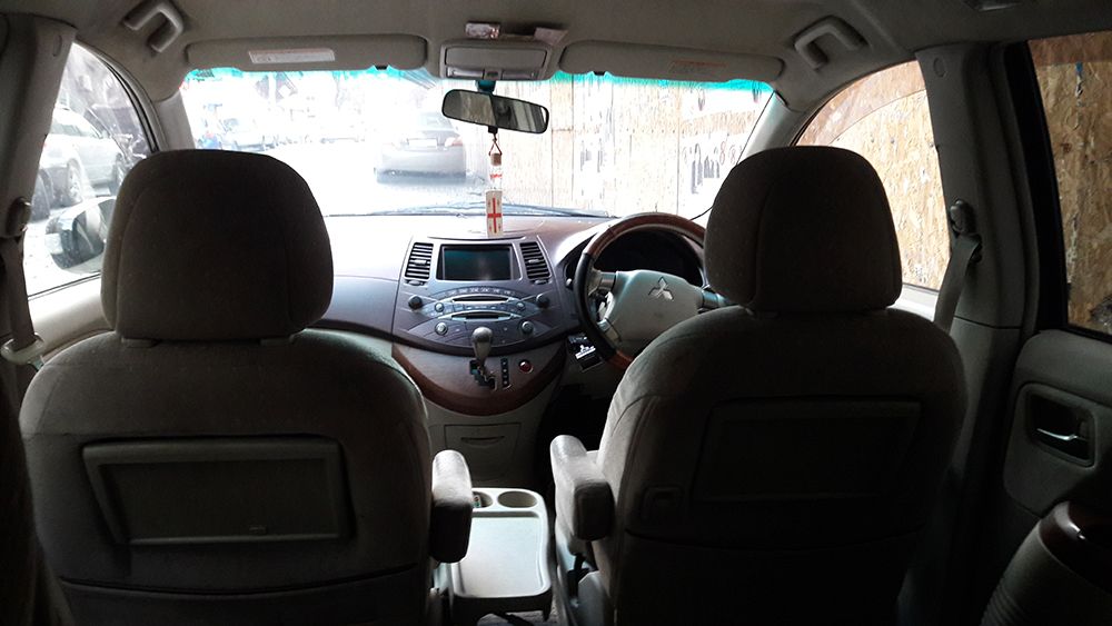 მინივენი - MITSUBISHI